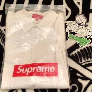 🚨Supreme White Embroidered Shirt🚨